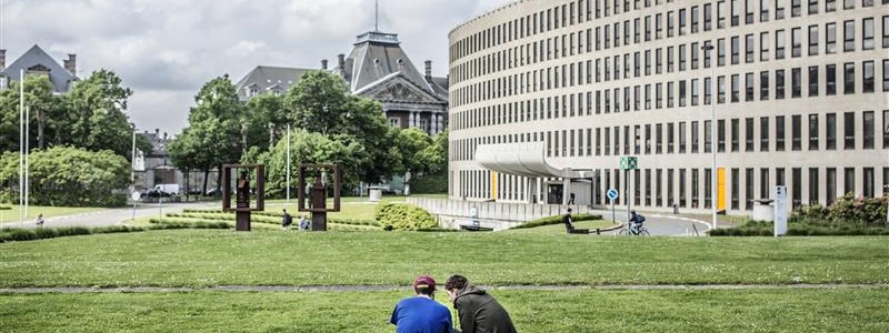 Inleiding tot Quantum Computing en toepassingen cover image